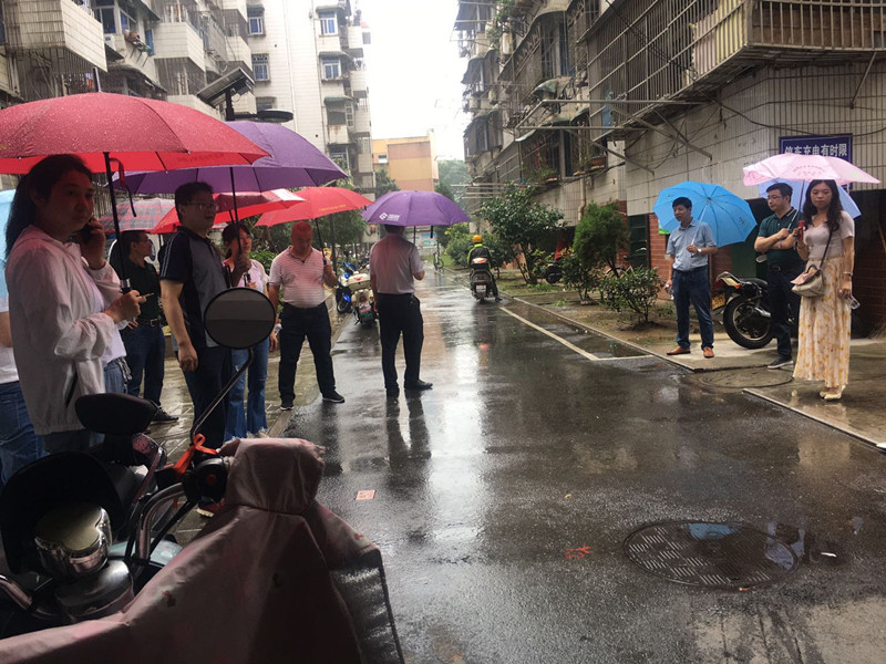 民建安庆市迎江区委开展“民建进社区，文明你我他”活动