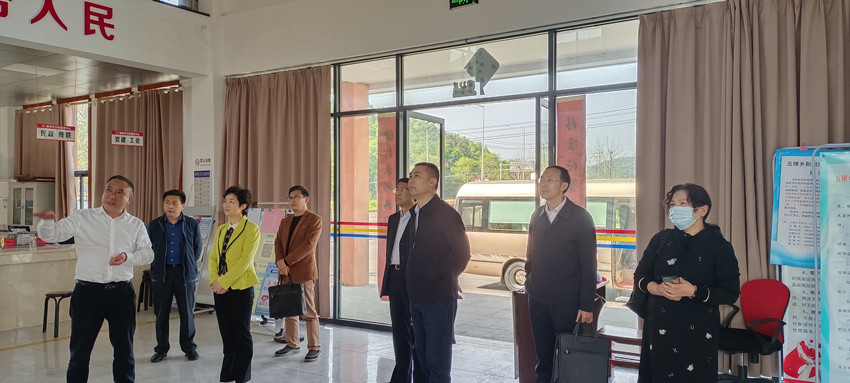 民建安庆市委联合市人大科教文卫工委、宗侨外工委赴五横乡杨亭村开展乡村振兴调研