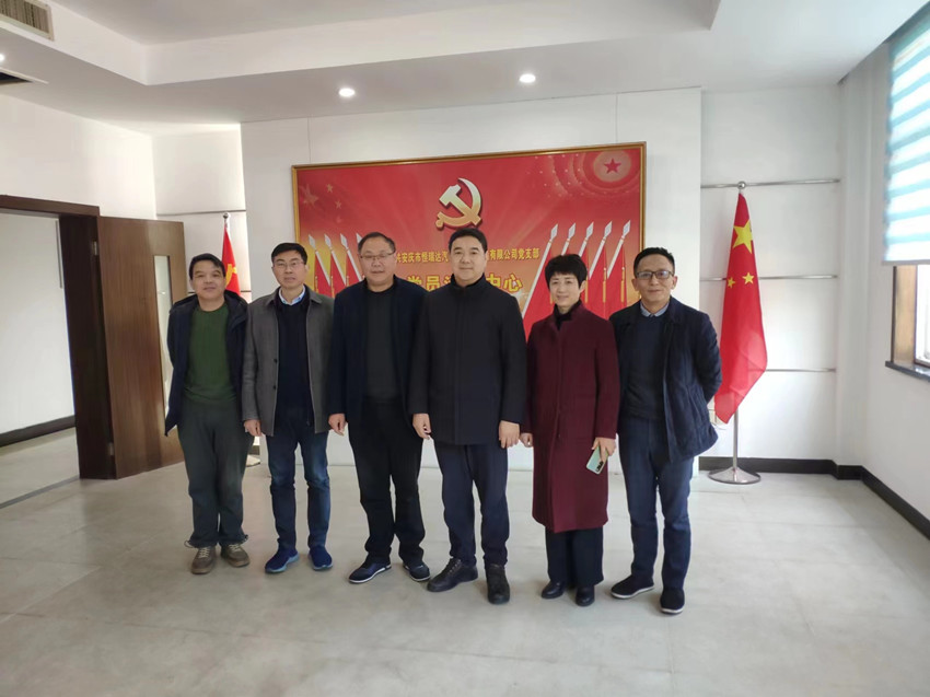 周东明深入民建会员企业开展“访企业、看代表、解难题、优环境”活动