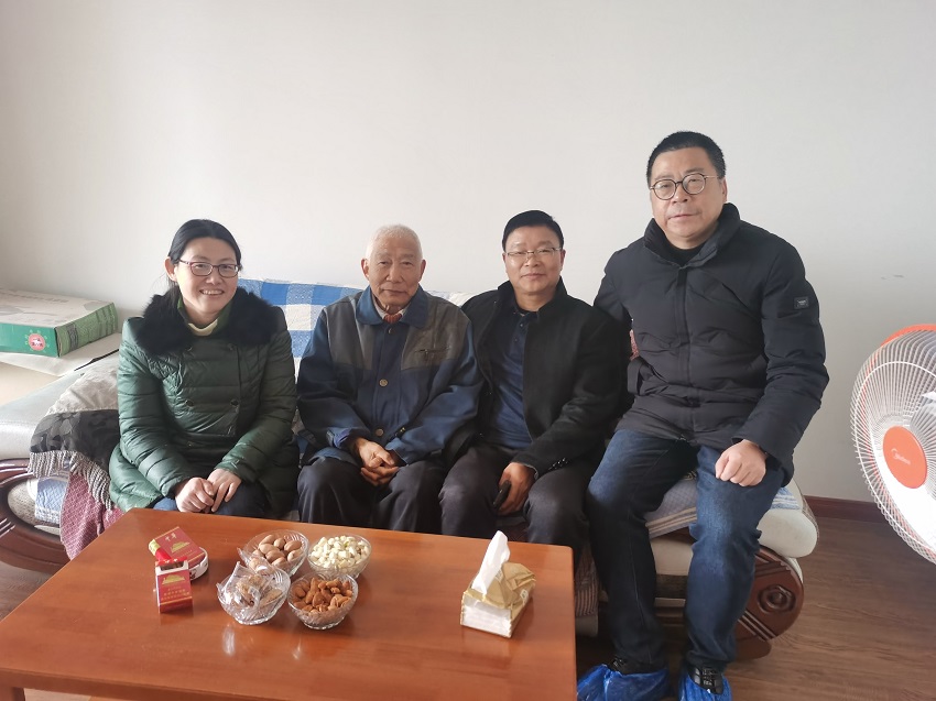 新春慰问老会员，真情关爱暖人心 ——民建迎江区委会开展春节慰问老会员活动