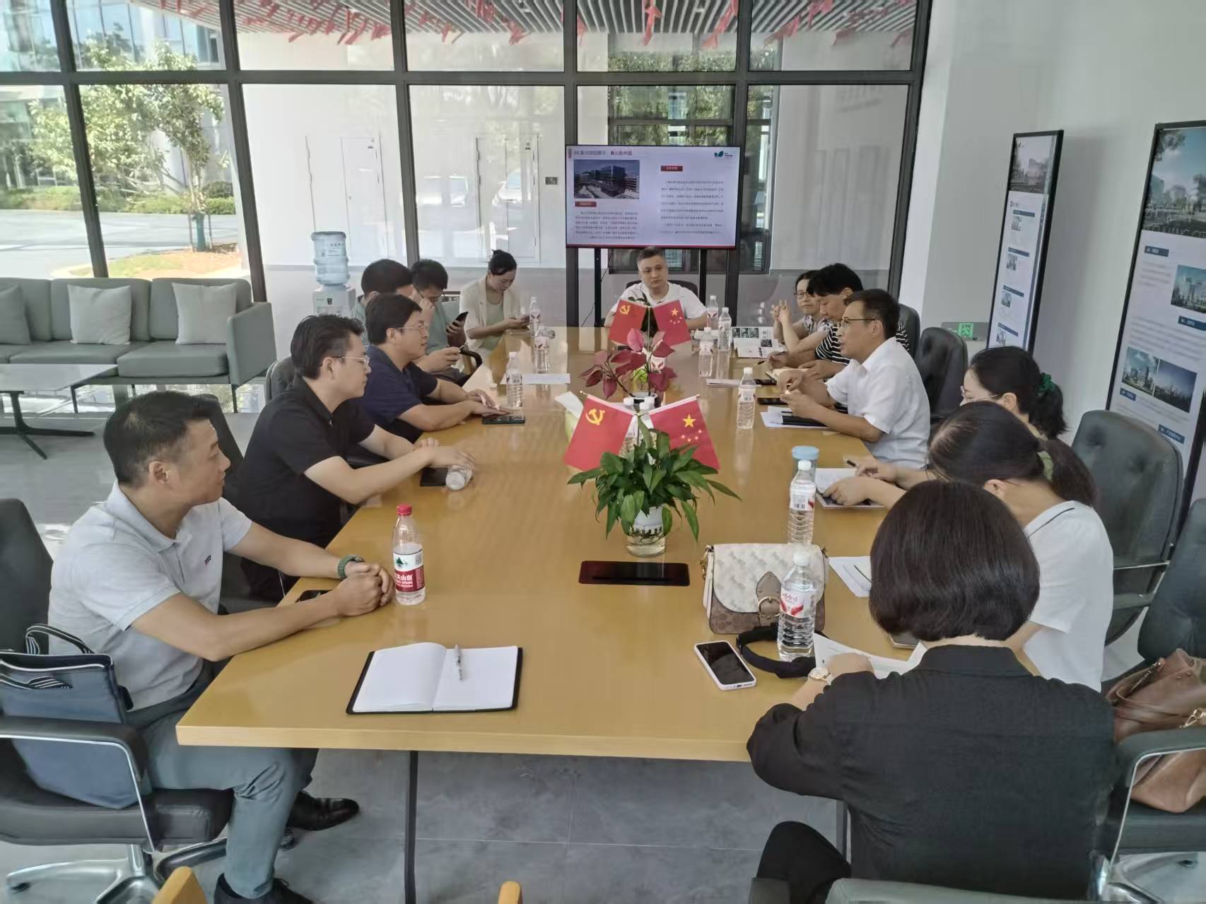 1民建安庆市委会率队赴黄山国际影视创意产业中心考察调研